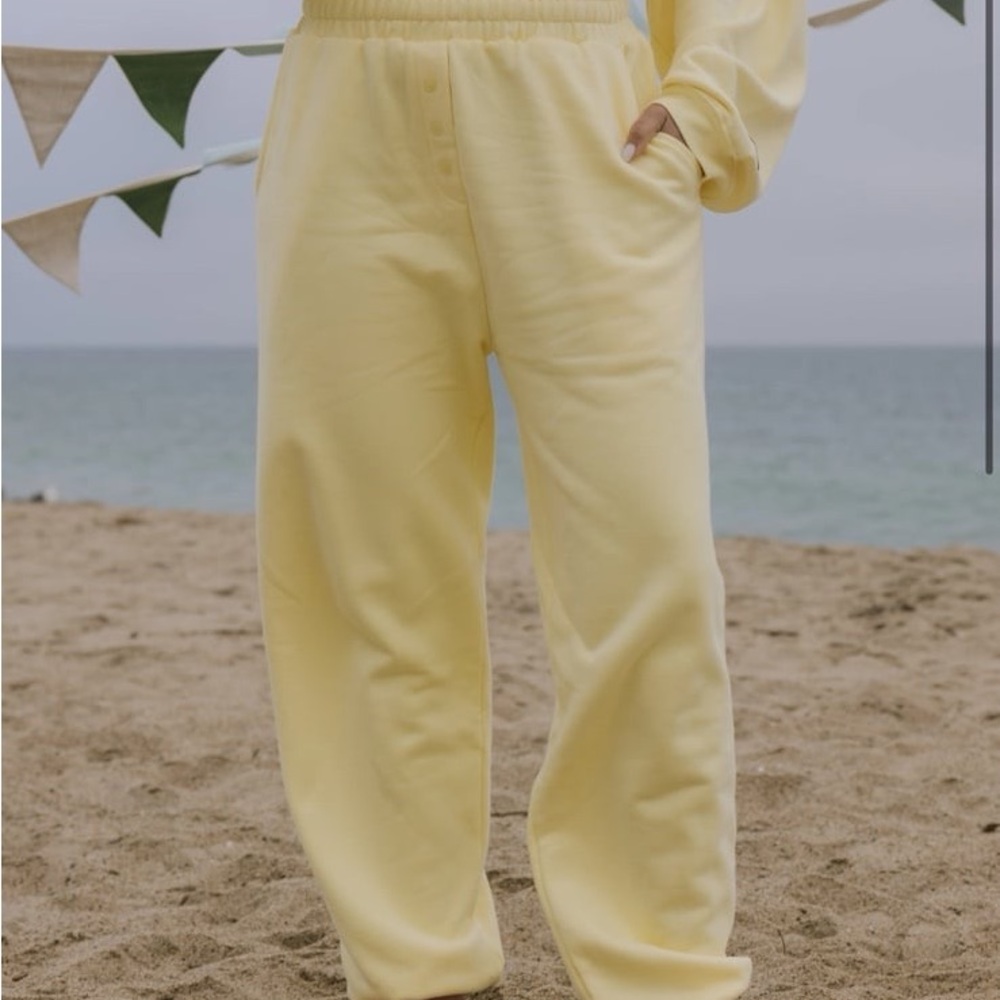 Daily Drills Lemonade Henley Joggers